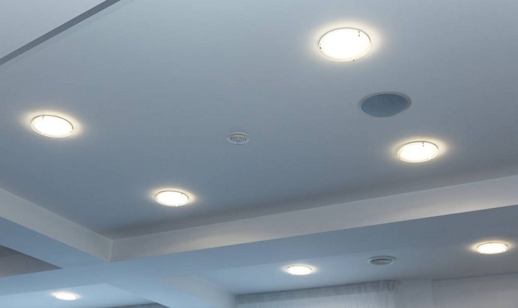 Lampu downlight pada plafon, Sumber: rumah123.com
