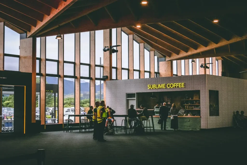 Cafe minimalis. Sumber: pexels.com
