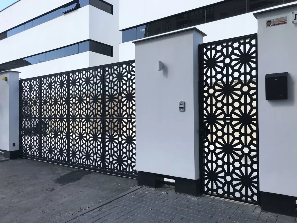 Model Pagar Rumah Minimalis Modern Laser Cut Bermotif Geometris. Sumber: Pinterest.com