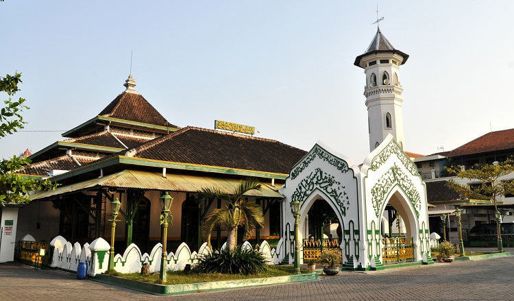 Masjid Al Wustho Mangkunegaran, Sumber: en.wikipedia.org